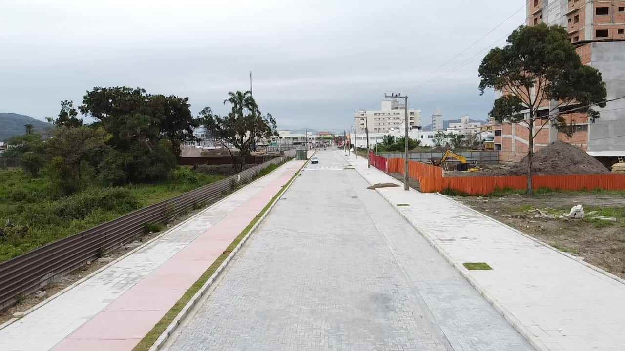 PORTO BELO - Pavimentação da rua Santino Voltolini está em fase de conclusão