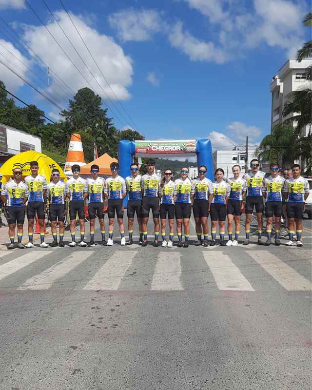 Pedala Itapema encerra 2024 com conquistas expressivas nos rankings de ciclismo