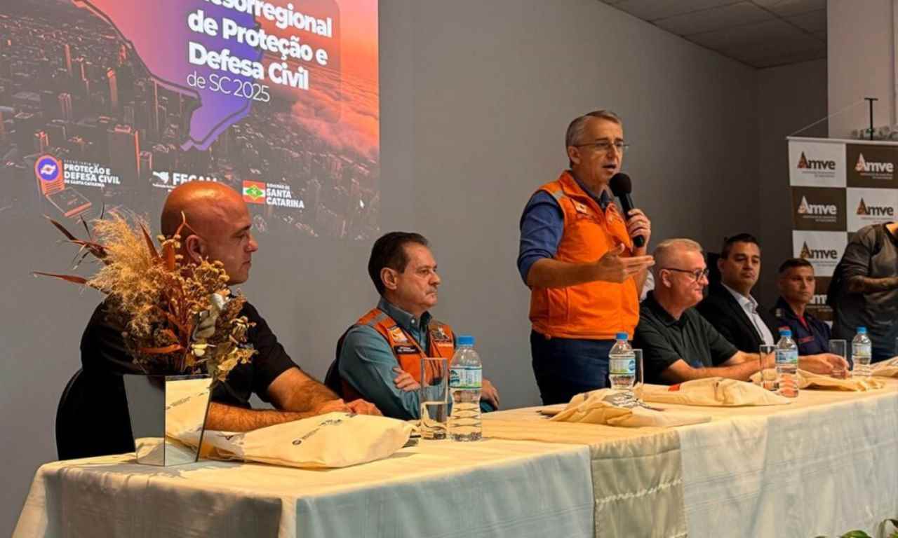 PORTO BELO - Defesa Civil de Porto Belo participa de Seminário Mesorregional em Blumenau - Fotos Karolina Bonin – Defesa Civil SC