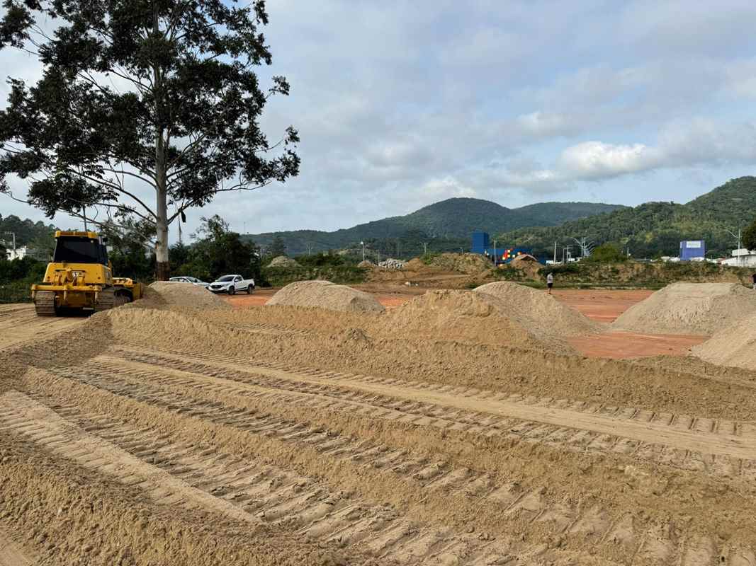 Área do futuro Complexo Esportivo do Casa Branca começa a ser revitalizada - Foto: Ruan Gregori (PMI)