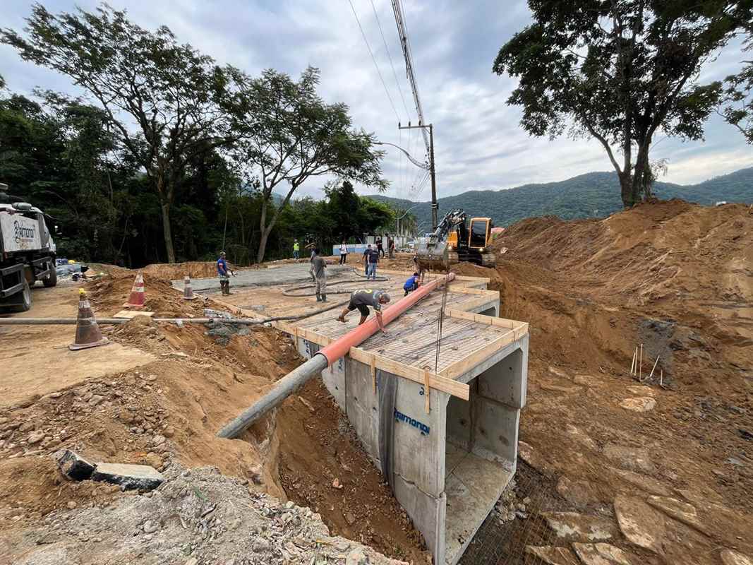 Obra da nova ponte da 708 avança para etapa de concretagem e estrutura antiga começa a ser removida