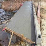 Obra da ponte da Rua 708 entra na fase final com construção de passeio e preparação para asfalto