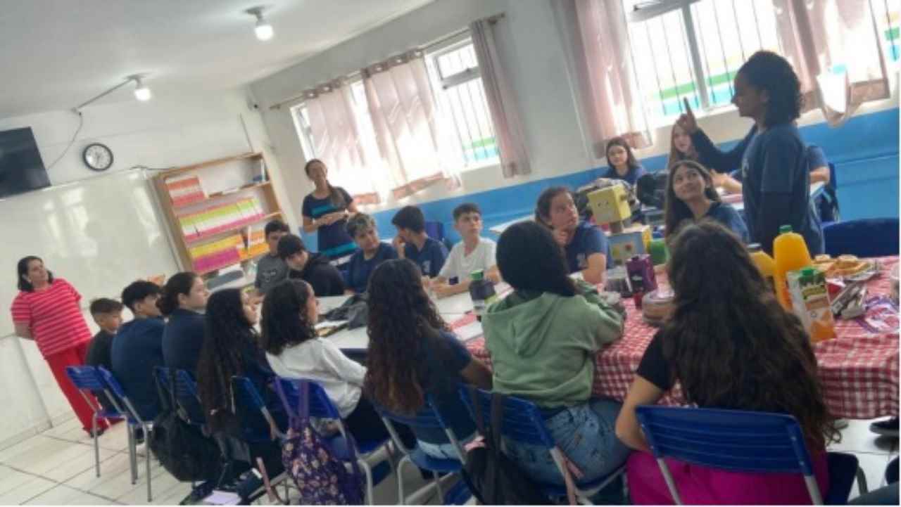 PORTO BELO - Alunos da Escola Nair Rebelo desenvolvem projeto sobre Libras com apoio da Udesc