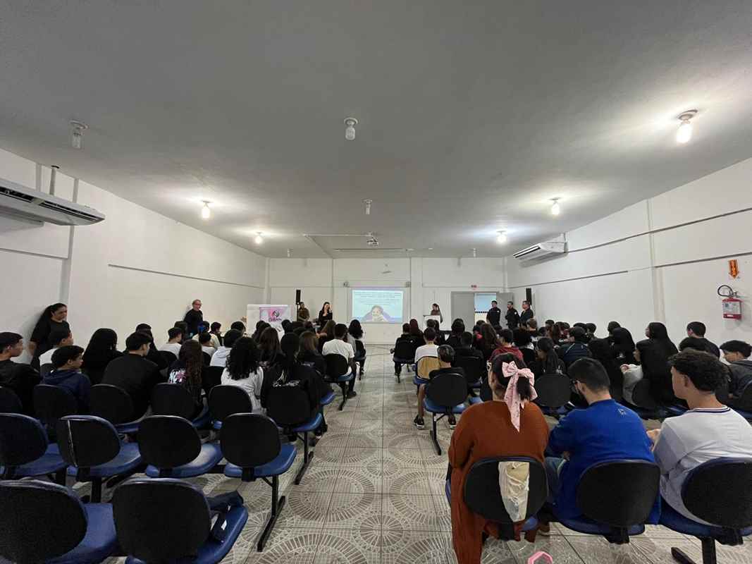 Rede Catarina leva palestras de orientação às escolas da Rede Municipal de Itapema