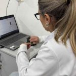 Entrega de aparelhos auditivos beneficia 71 pacientes pelo SUS em Itapema