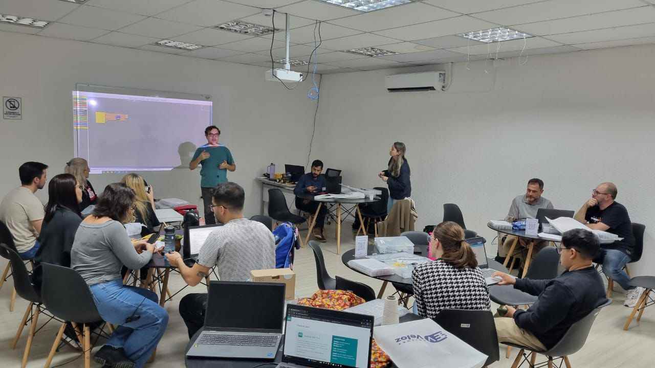 Formação Continuada da Rede Municipal de Ensino segue com foco no Projeto Robótica