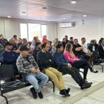 Prefeitura de Itapema realiza reunião de orientação com bares e restaurantes sobre fiscalização sanitária e gestão de resíduos