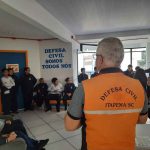 Defesa Civil de Itapema promove ação educativa com alunos da Escola Joaquim Vicente