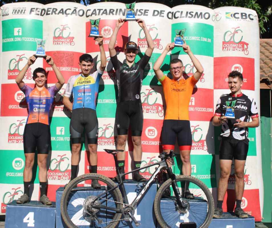 Equipe Pedala Itapema conquista resultados expressivos em duas competições no fim de semana