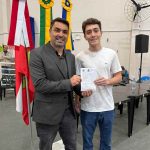 Jovens participam de Juramento à Bandeira e Dispensa Militar