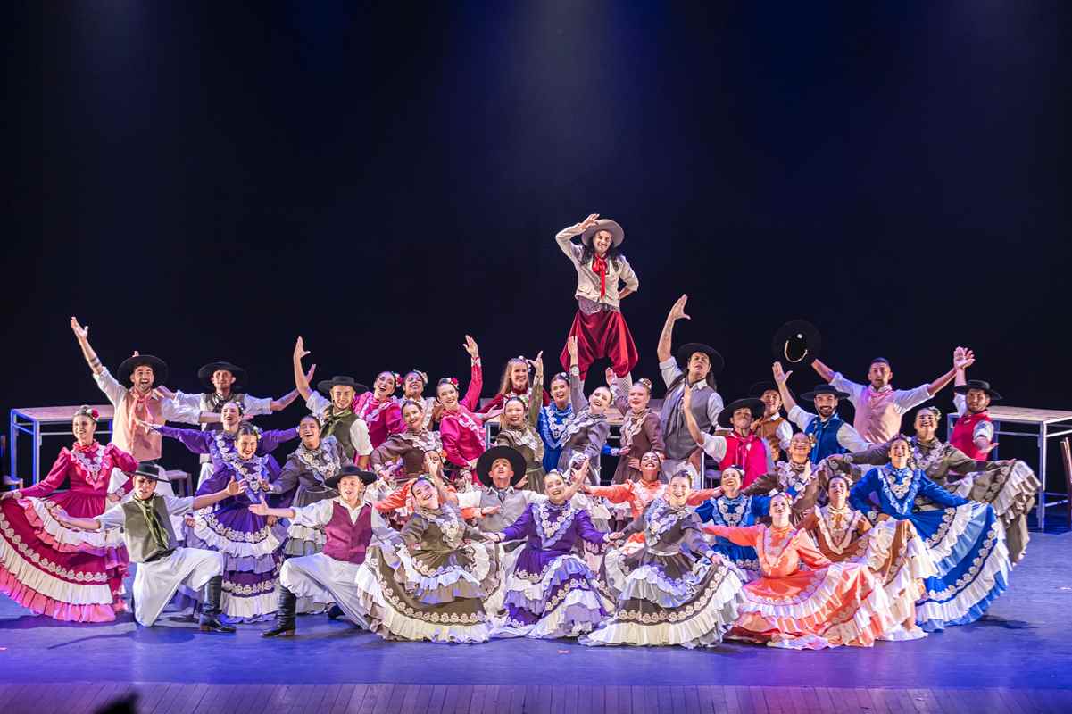 Tropeiros do Litoral é campeão em Itajaí e intensifica preparação para o Festival de Dança de Joinville