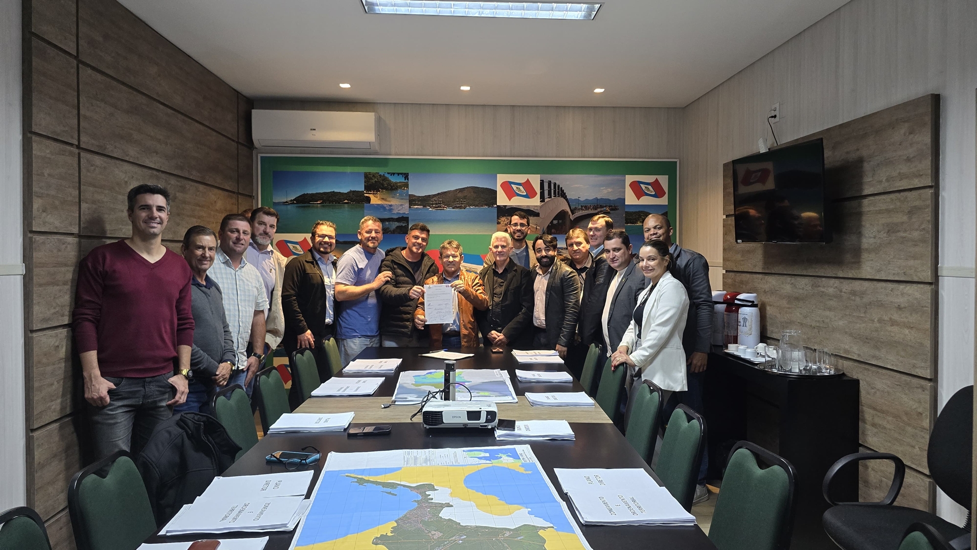 Governo de Porto Belo dá início à requalificação da Rua Lúcio José Airoso no bairro Vila Nova