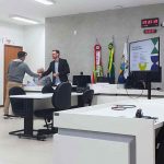 Pedala Itapema marca presença em solenidade de entrega de alvará judicial para projeto de ressocialização através do ciclismo