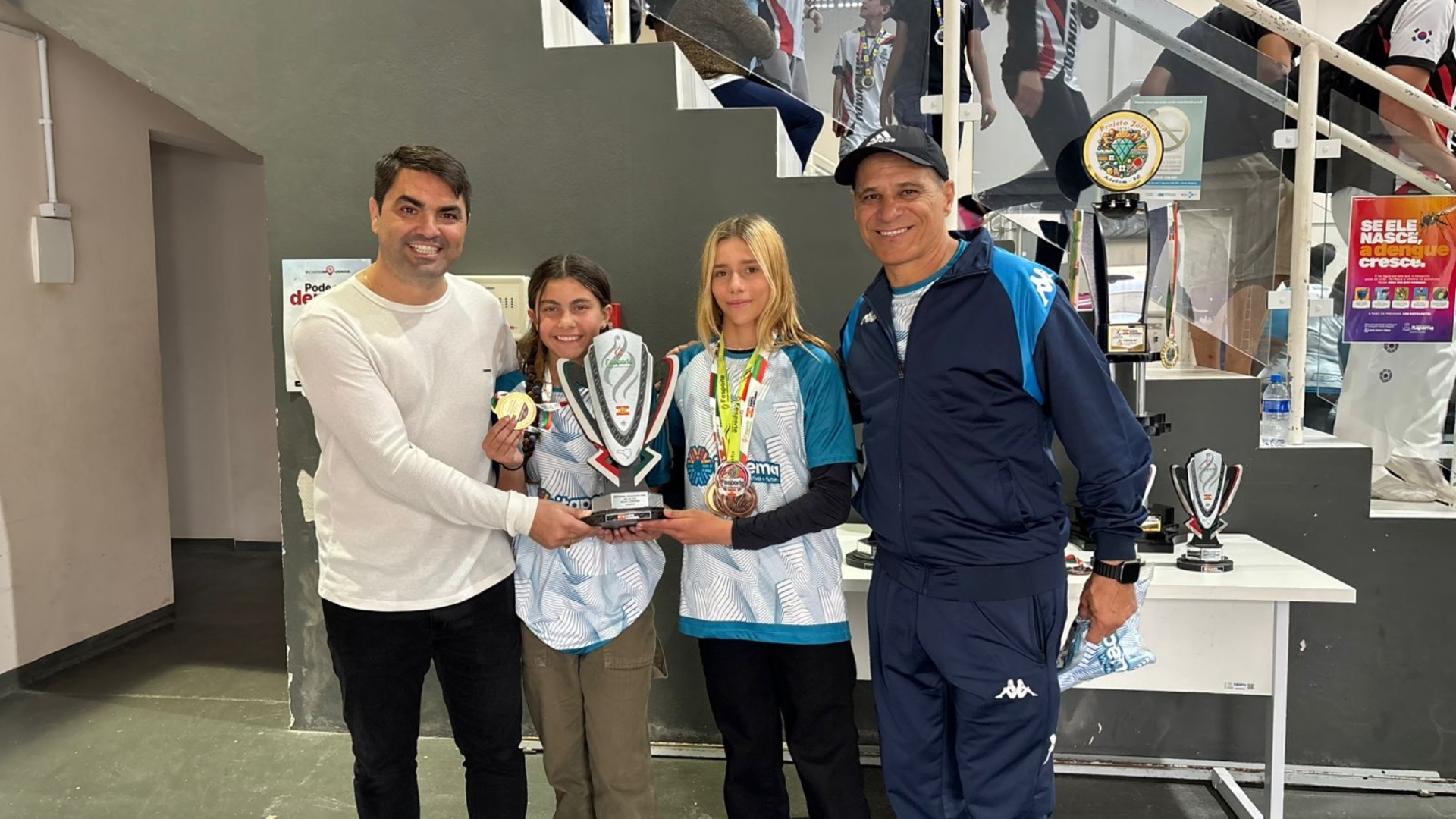 Prefeito Alexandre Xepa recebe atletas após alto desempenho nos Joguinhos Abertos de SC