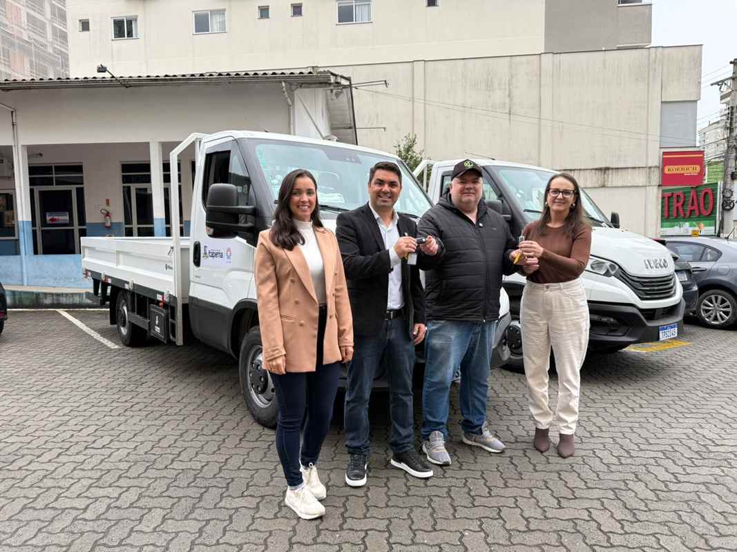 Secretaria de Obras de Itapema recebe dois novos veículos para reforçar os serviços na cidade