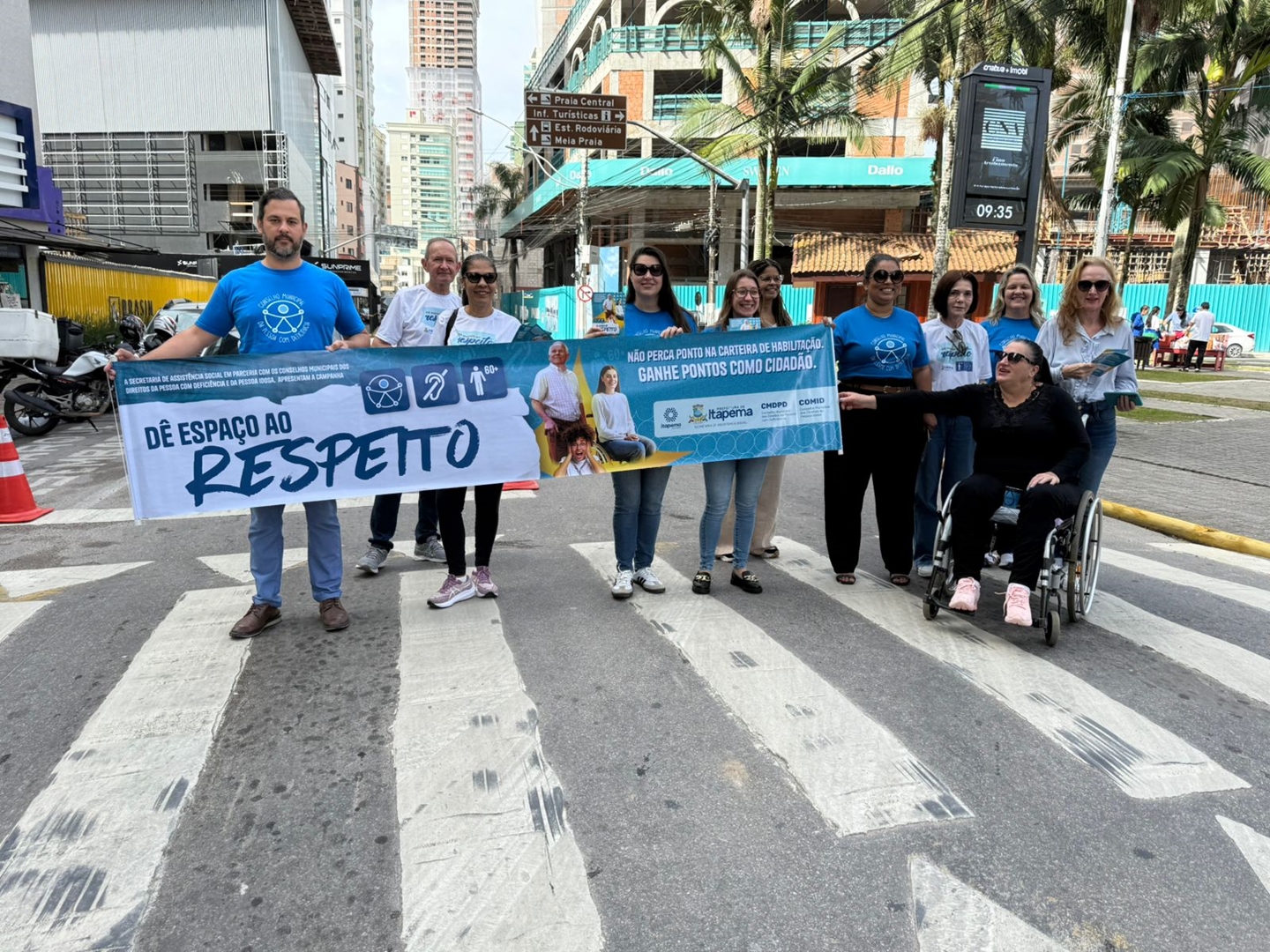 Blitz Educativa da Campanha “Dê Espaço ao Respeito” mobilizou motoristas e pedestres em Itapema