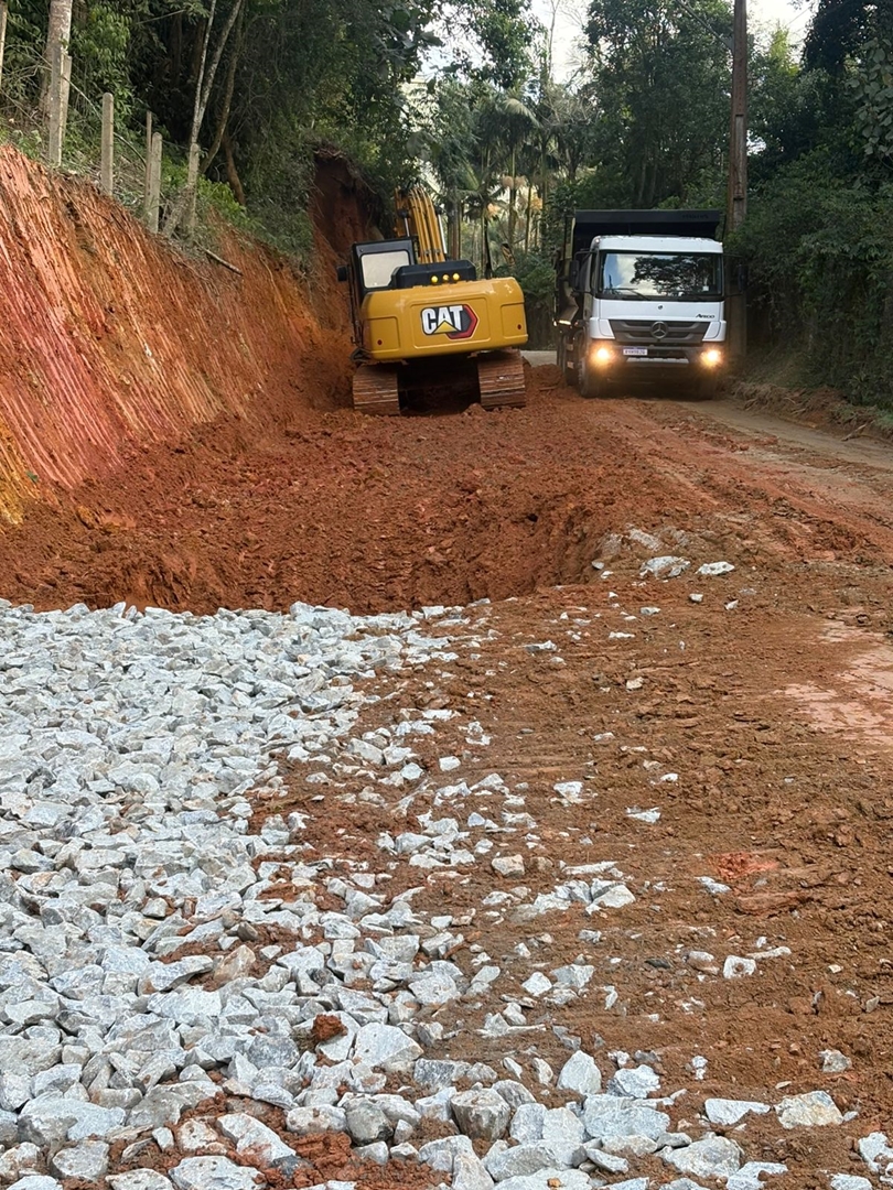 Detonação de rochas dá início à ampliação viária no Alto Areal