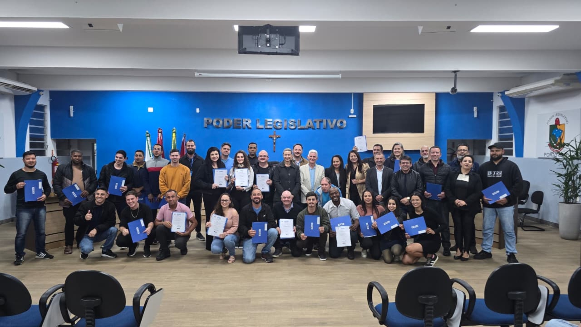 Governo de Porto Belo entrega certificados de cursos do SENAI na área de construção civil