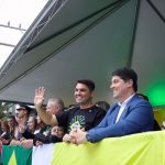 Maior desfile da história marca o 7 de Setembro em Itapema