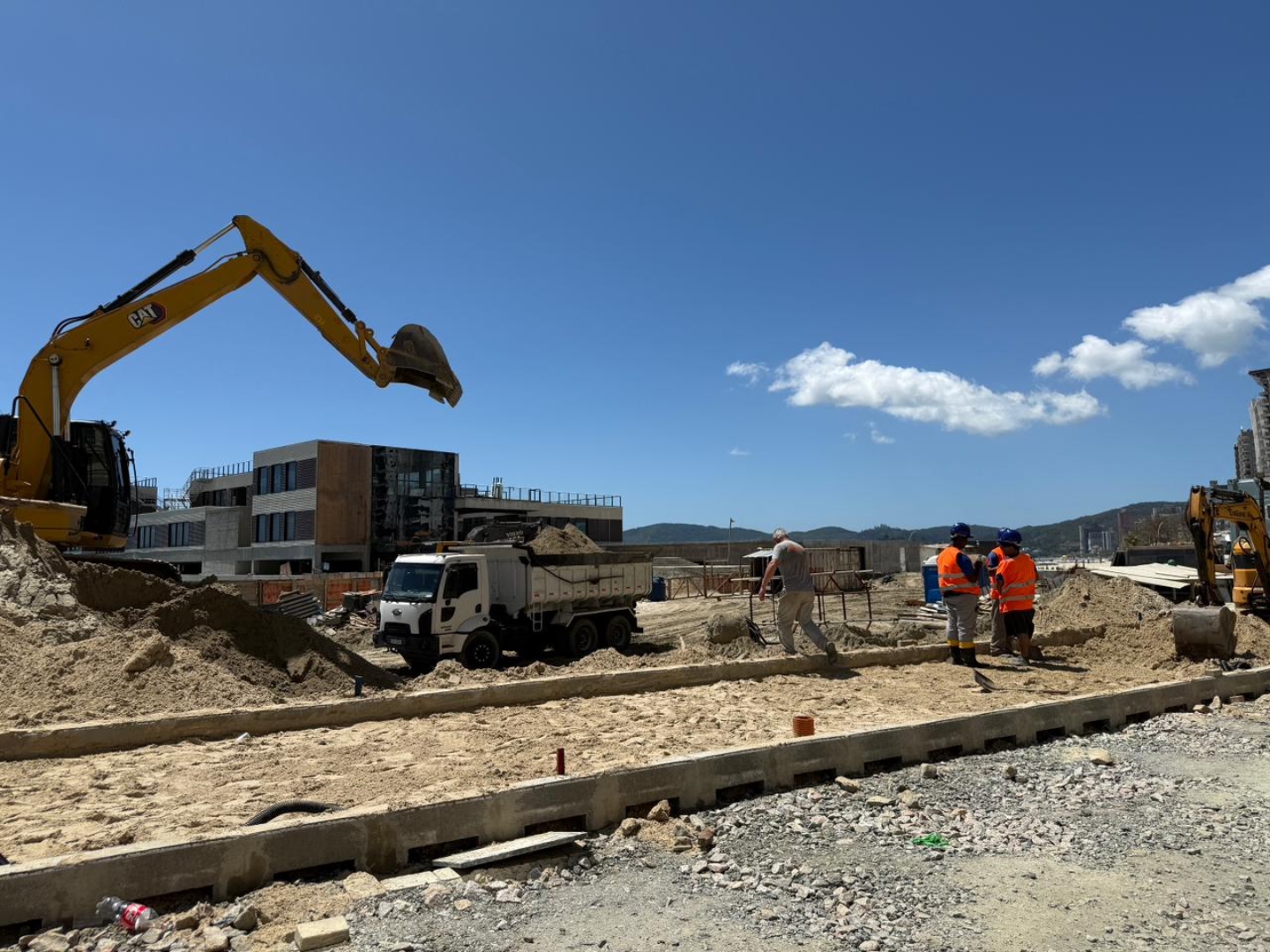 Com ritmo acelerado, Avança Itapema leva obras e melhorias a todos os bairros