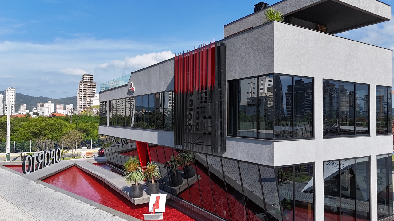 Abertura do Natal no Oporto terá chegada do Papai Noel neste sábado em Porto Belo