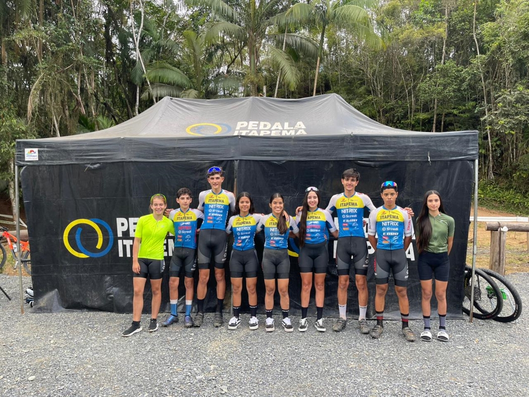 Atletas de Itapema conquistam medalha de prata na estreia do ciclismo na OLESC