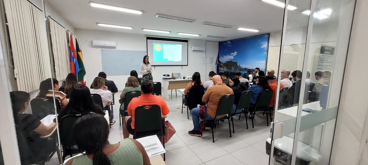 Porto Belo capacita ambulantes e quiosques para uma temporada de sucesso