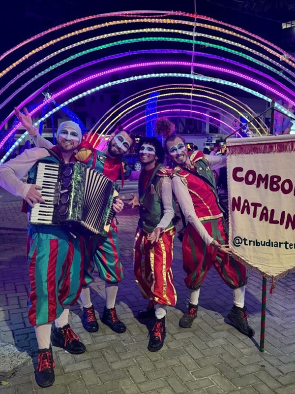 Caminhão-Palco Itinerante leva magia e espírito natalino aos bairros de Itapema