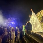 Itapema realiza Encenação da Paixão de Cristo na Sexta-feira Santa com espetáculo gratuito à beira-mar