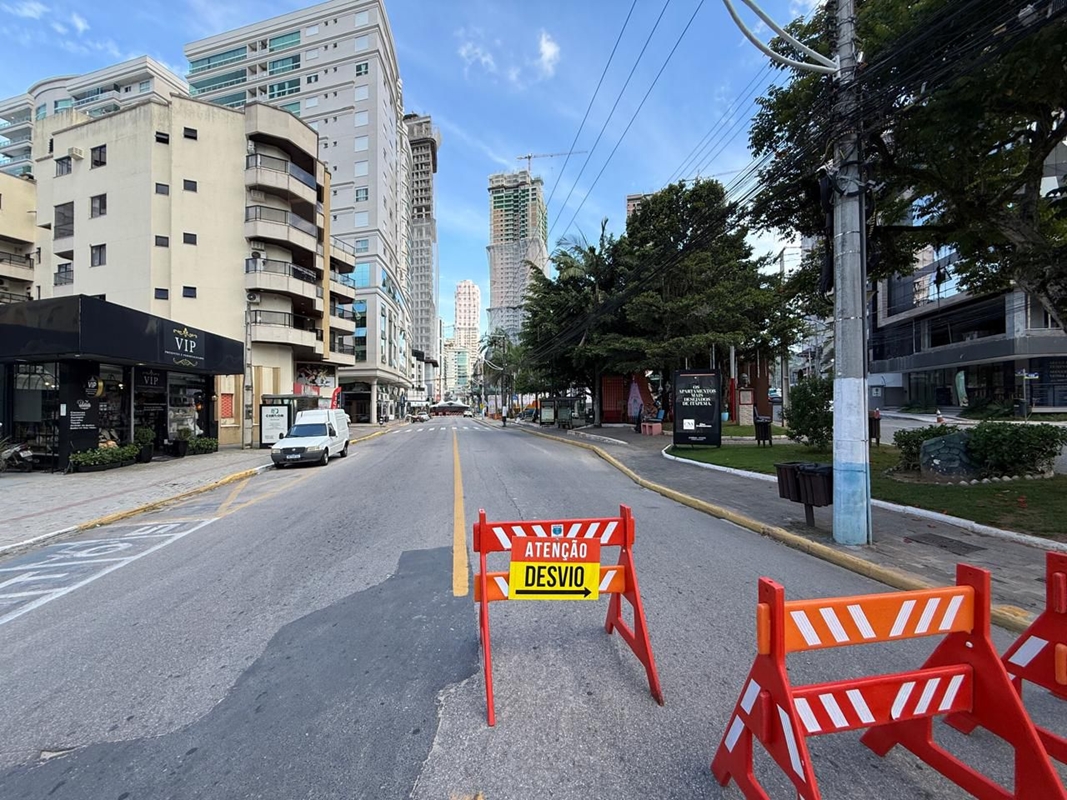 Centro tem alterações temporárias de trânsito para abertura da Páscoa Itapema 2026