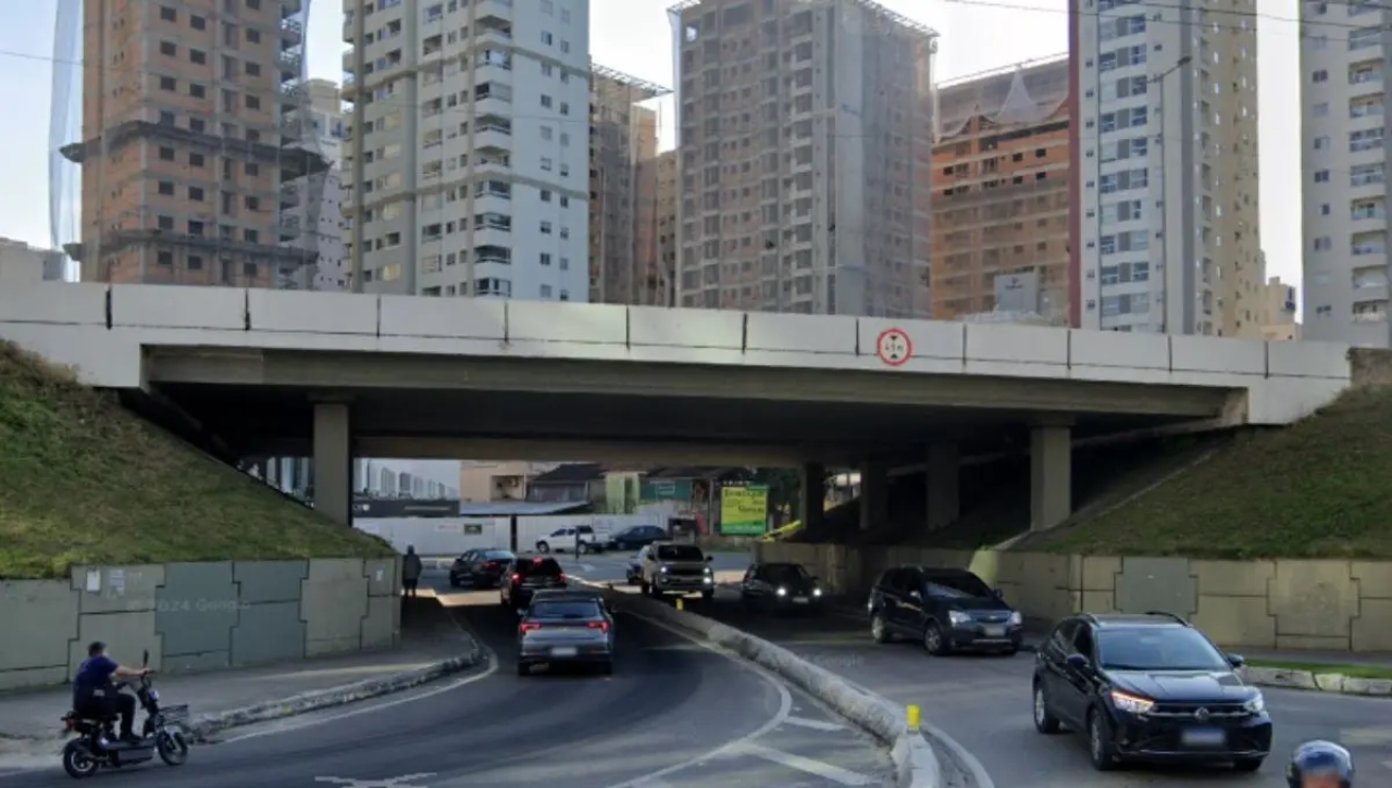 Obras alteram trânsito em passagem inferior da BR-101 em ItapemaSC a partir de segunda (16)