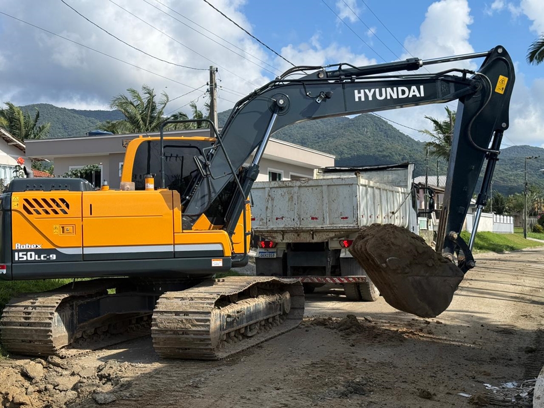 Avança Itapema intensifica obras de drenagem e prepara vias para pavimentação