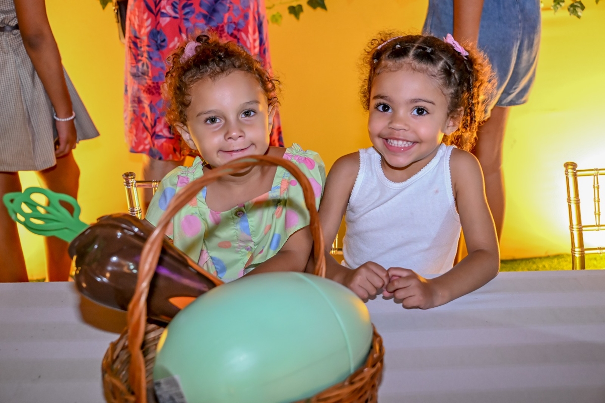 Oficinas da Páscoa de Itapema encantam crianças e movimentam a Praça da Paz