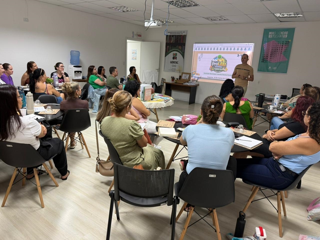 Rede Municipal de Ensino de Itapema inicia formação do ProLEEI para professores