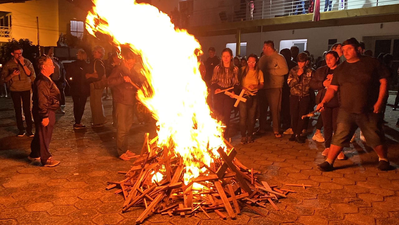 Tradicional Procissão das Cruzes acontece nesta sexta-feira (03) em Porto Belo