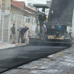 Avança Itapema impulsiona melhorias na Rua 438, no bairro Morretes, com pavimentação asfáltica