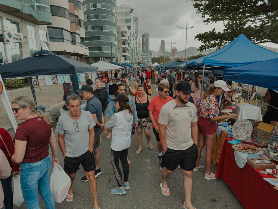Viva Praia terá edição temática pré-Copa neste domingo em Itapema