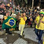 Torcida lota Praça da Paz em Itapema para estreia do Brasil na Copa do Mundo