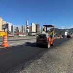 Nova alça de incorporação na BR-101 entra na fase de pavimentação e avança para melhorar acesso à rodovia em Itapema