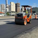 Nova alça de incorporação na BR-101 entra na fase de pavimentação e avança para melhorar acesso à rodovia em Itapema