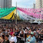 15 mil cartelas vendidas e Praça da Paz lotada marcam Tarde de Prêmios do 8º Arraiá Solidário