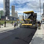 Marginal Oeste recebe asfalto e melhora ligação entre Morretes e Jardim Praiamar