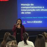 Formação orienta professores sobre manejo de comportamentos e situações de crise nas escolas de Itapema