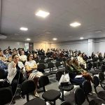 Formação orienta professores sobre manejo de comportamentos e situações de crise nas escolas de Itapema