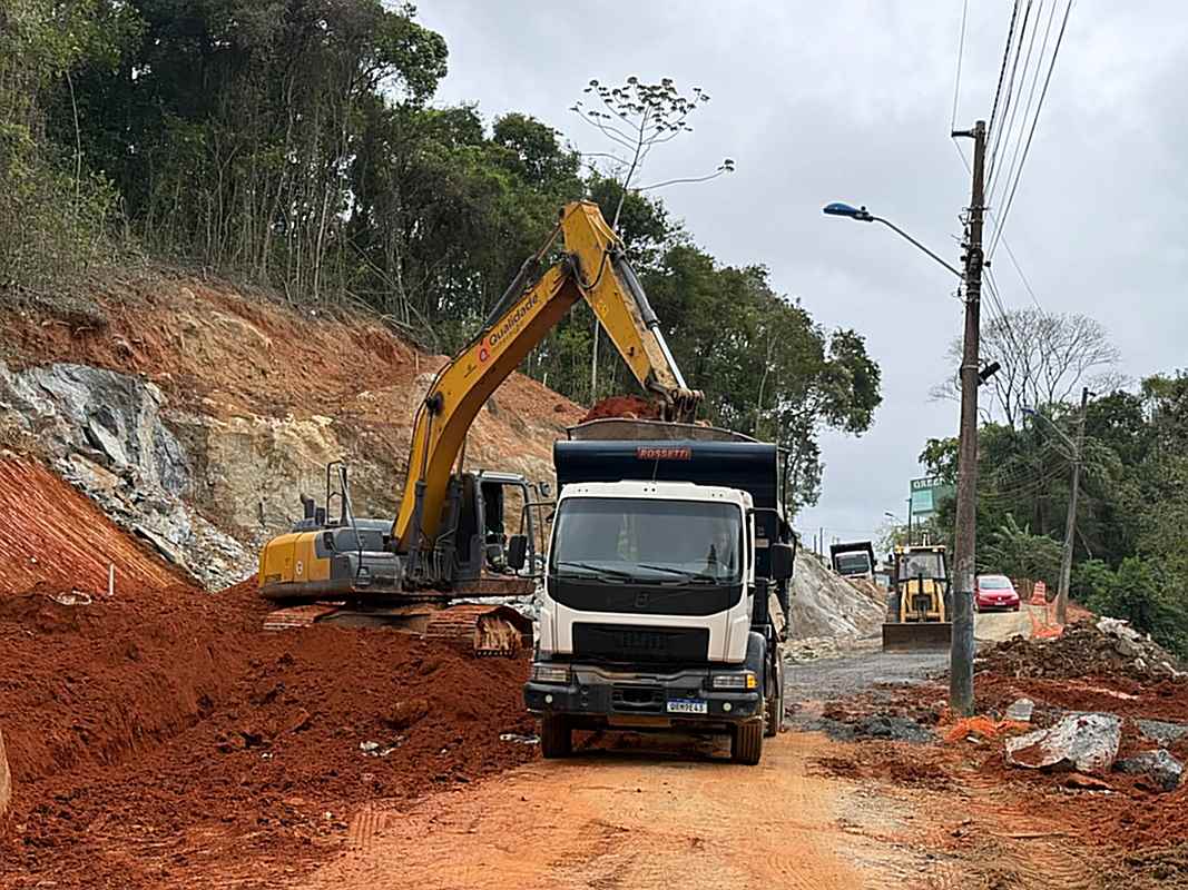 Trânsito no Morro do Encano será interditado para detonação de rochas na segunda-feira (21)