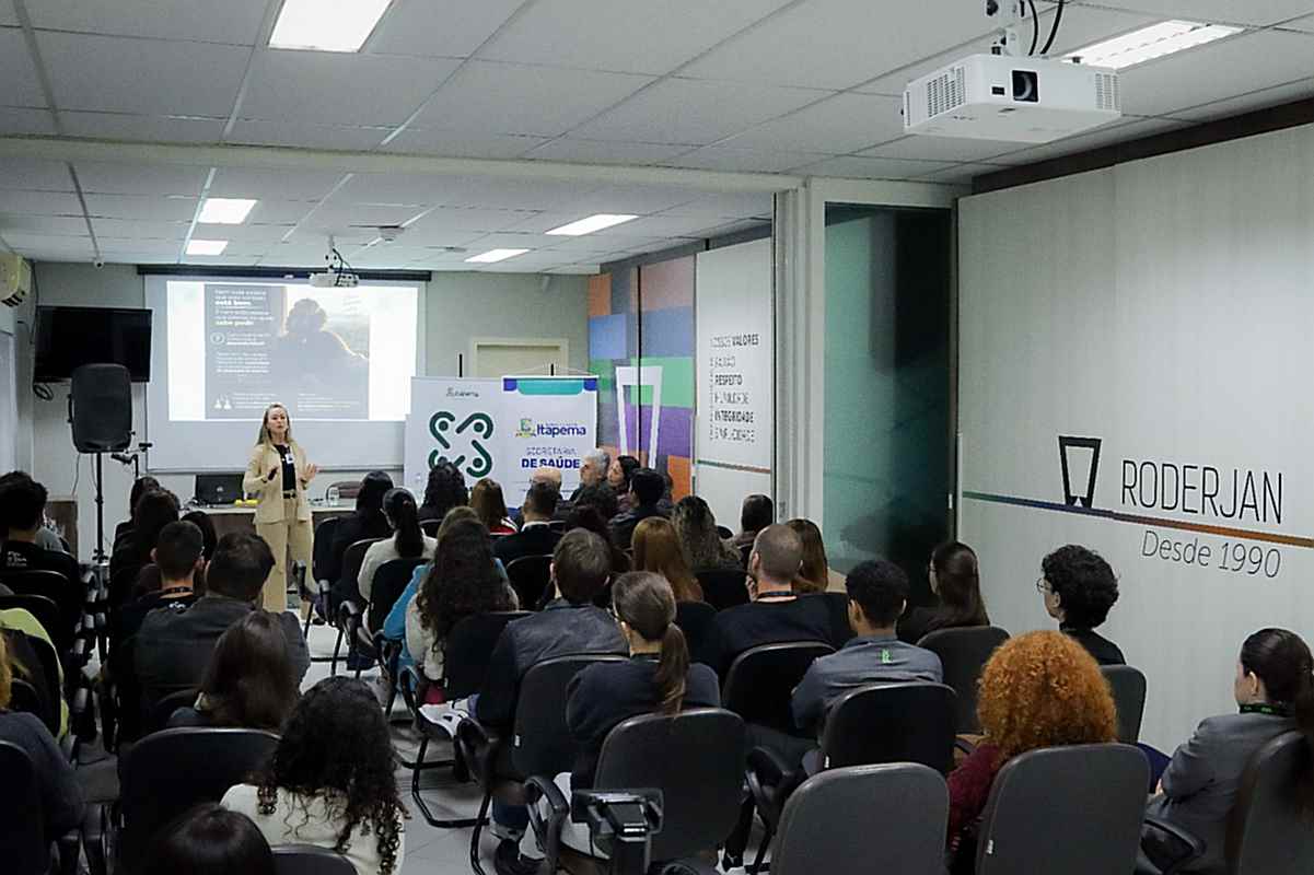 Setembro Amarelo leva palestra sobre saúde mental a trabalhadores de Itapema