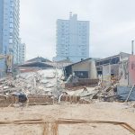 Defesa Civil acompanha ocorrência de desabamento na Meia Praia