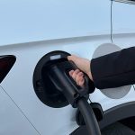 Itapema passa a contar com eletroposto da Celesc para recarga de veículos elétricos