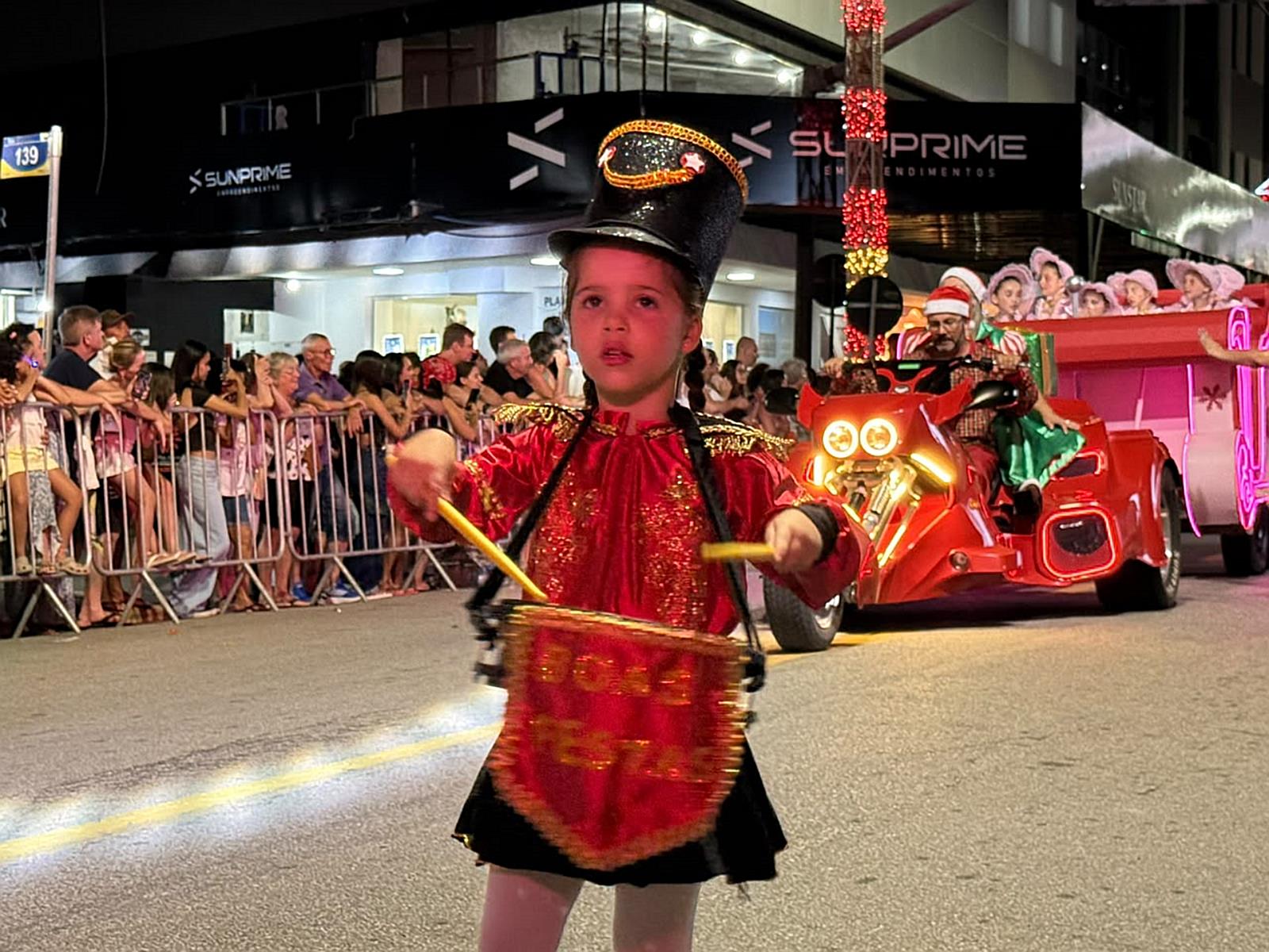 Itapema abre edital para selecionar participantes voluntários do Desfile do Feliz Natal